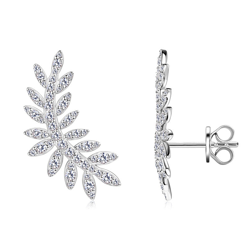 Exquisite Silver Needle Moissanite Stud Earrings