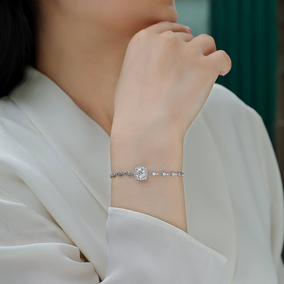 S925 Silver 1ct Cushion Halo Moissanite Bracelet, D VVS1 16 and 5cm Adjustable