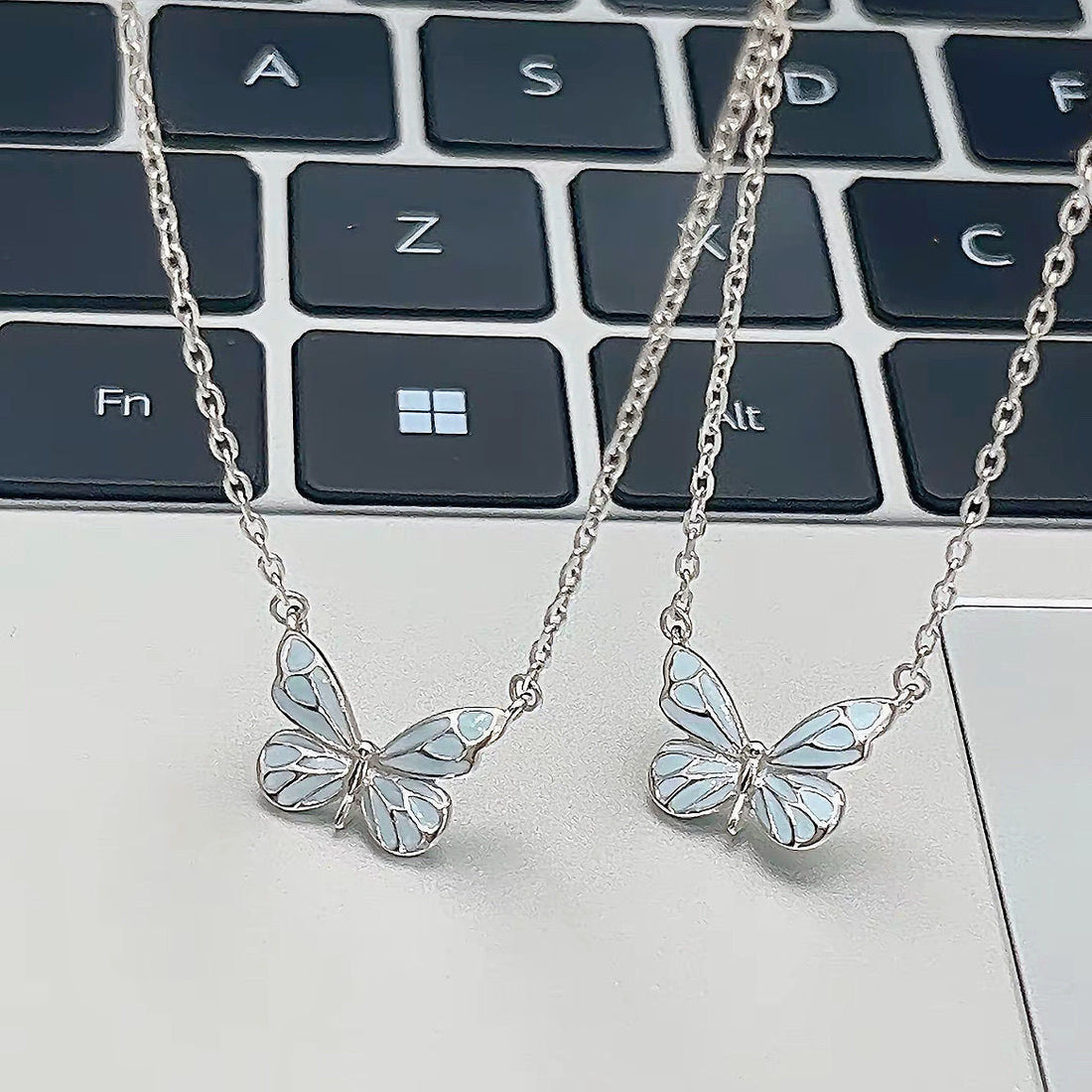 Fashion Blue Luminous Butterfly Necklace Bracelet Set For Glow In The Dark