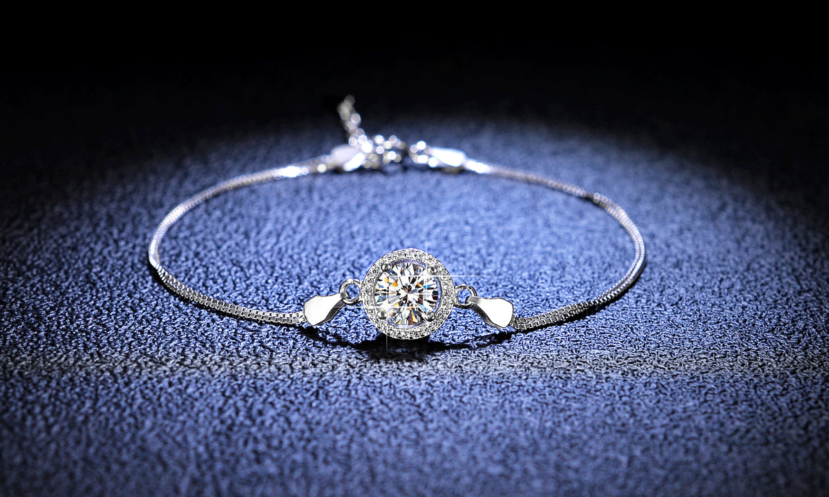 six-claw moissanite 2