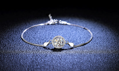 six-claw moissanite 2
