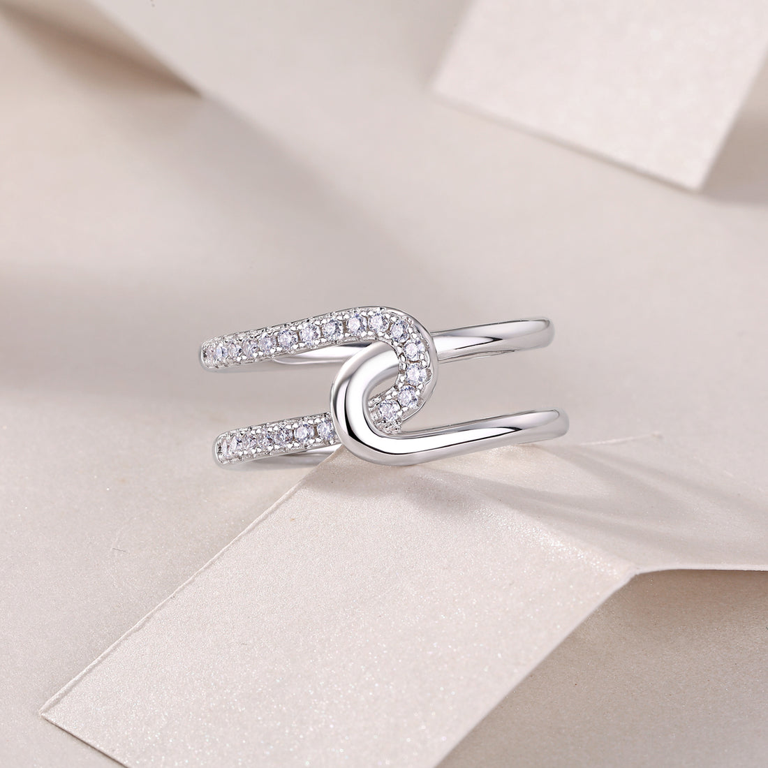 S925 Silver 3.7g Platinum Plated Moissanite Ring, 22pcs D VVS1 Interlocking Band, GRA