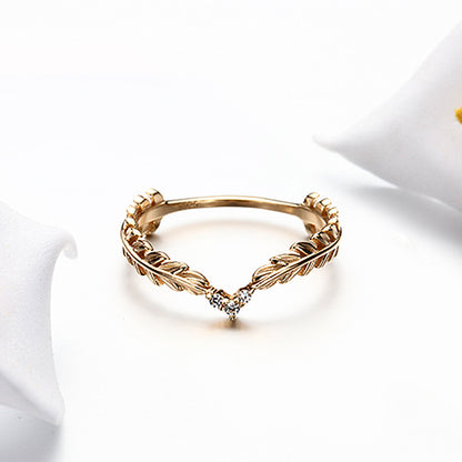 Feathered V-Band Ring in Gold-Tone Silver — product photograph 1