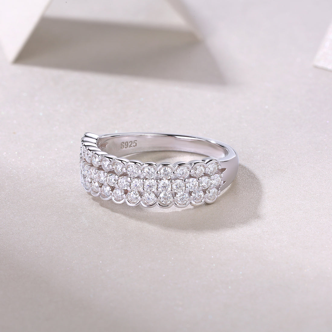 S925 Silver 3.6g Platinum Plated Moissanite Ring, 6.0mm 42pcs D VVS1 Triple Row Pave