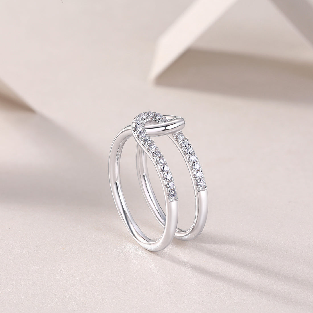 S925 Silver 3.7g Platinum Plated Moissanite Ring, 22pcs D VVS1 Interlocking Band, GRA