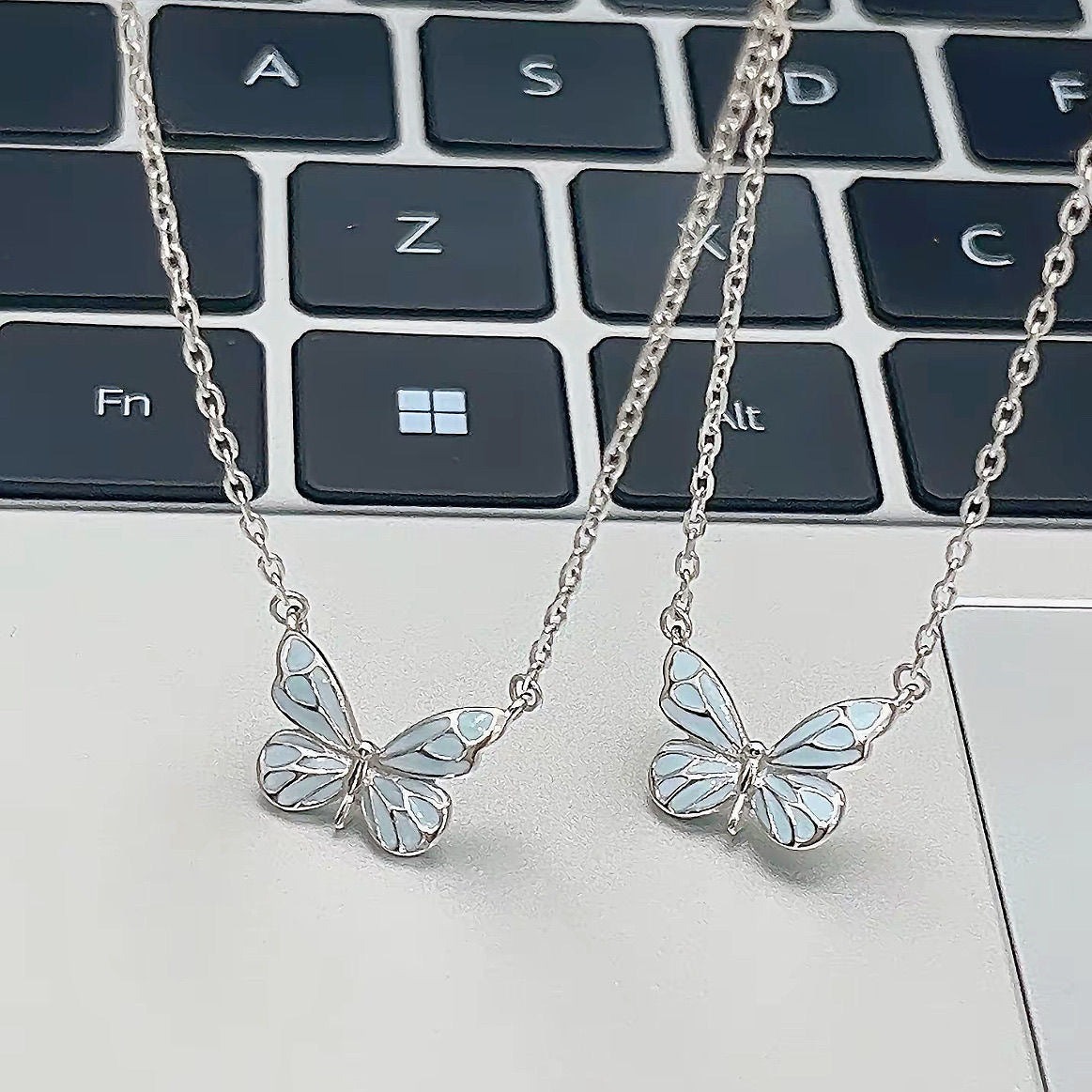 Fashion Blue Luminous Butterfly Necklace Bracelet Set For Glow In The Dark - view 4