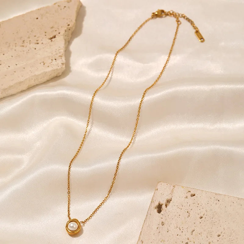 Pearl Halo Pendant Necklace — product view 3