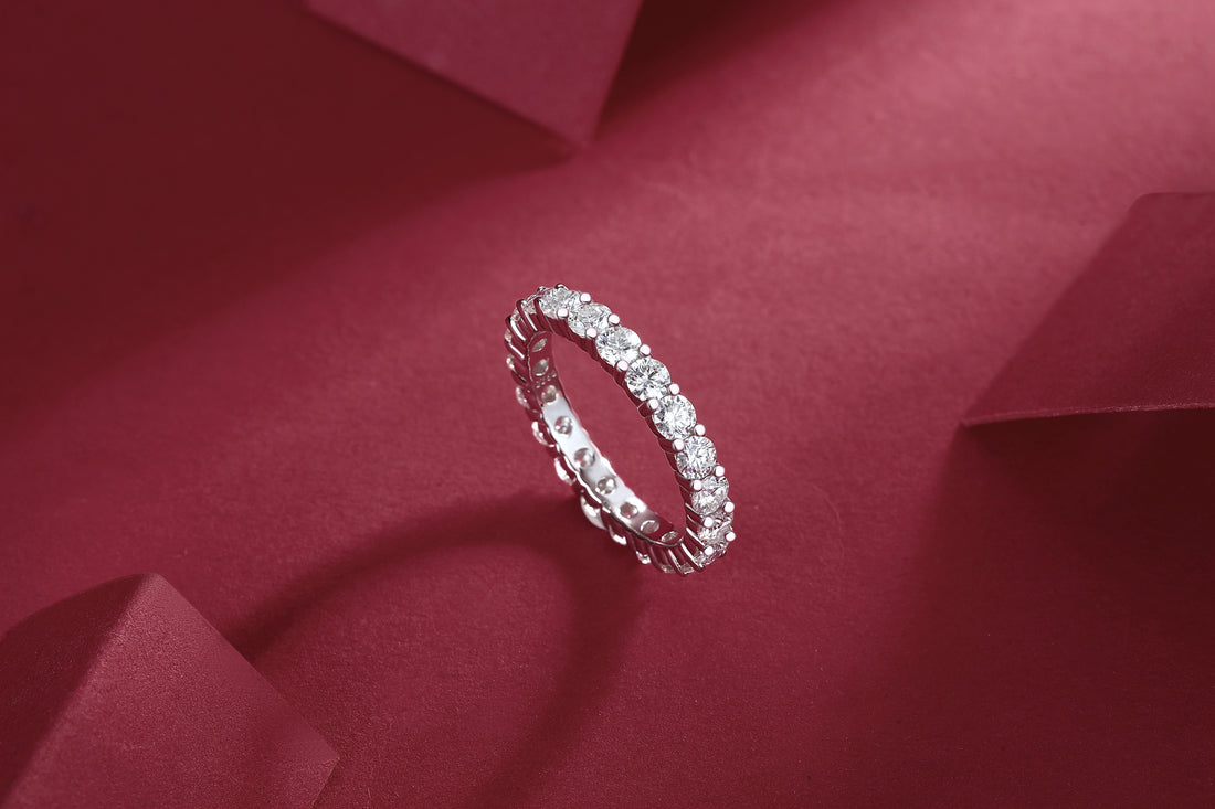 S925 Silver 2.1g Platinum Plated Moissanite Eternity Ring, 3.0mm 19pcs D VVS1 Band
